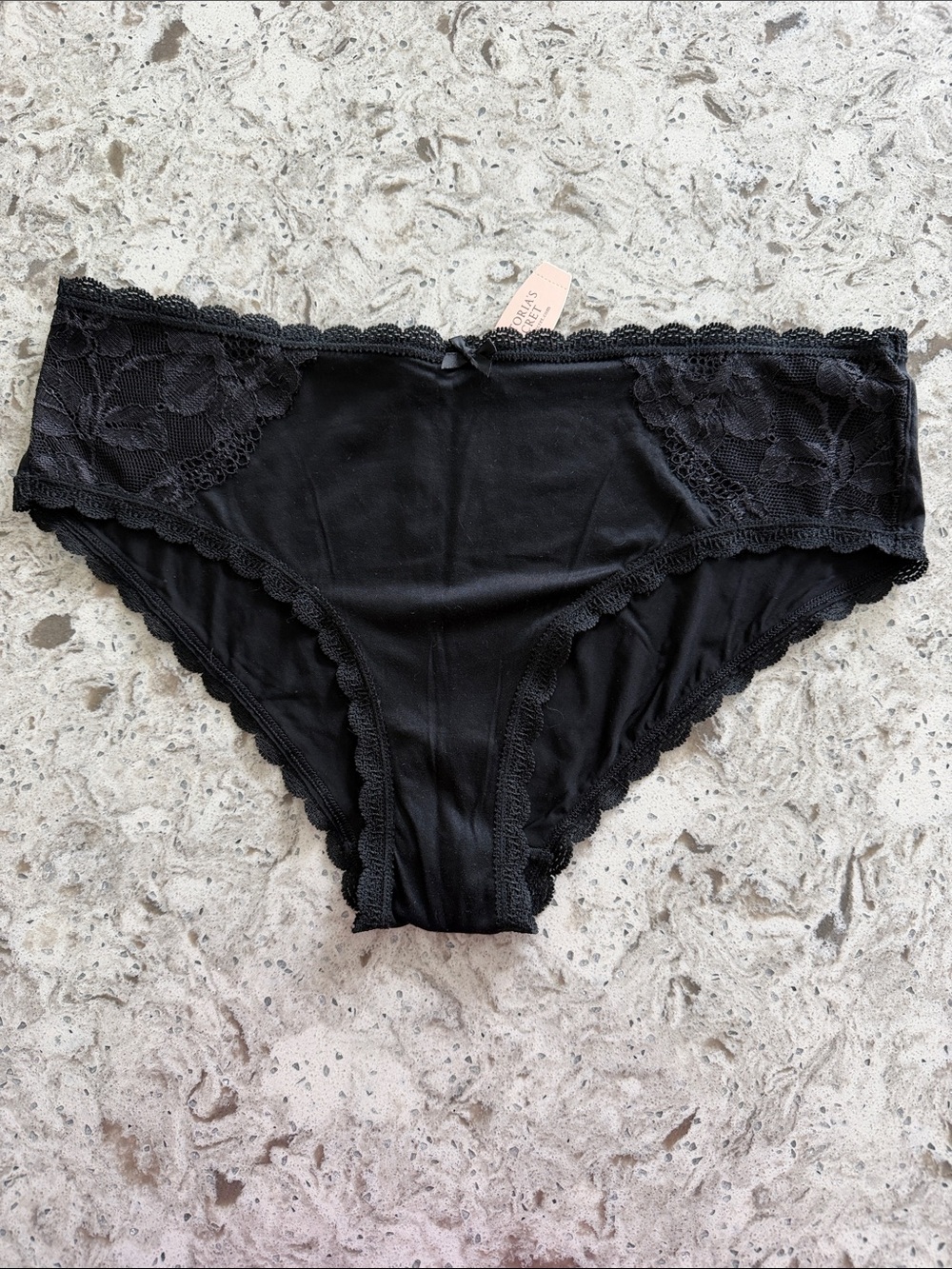 NWT VICTORIA SECRET Women's Black Lace-Trim Hiphugger Panty